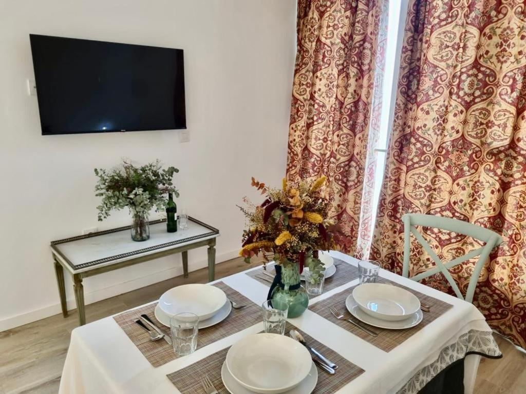 Apartamentos Rg Hospital Valme Seville Luaran gambar