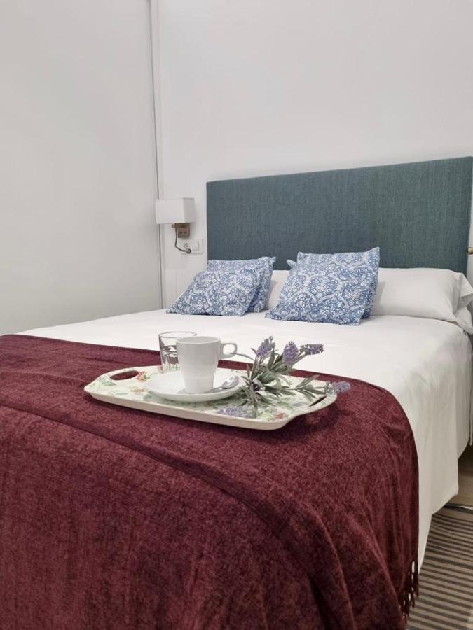 Apartamentos Rg Hospital Valme Seville Luaran gambar