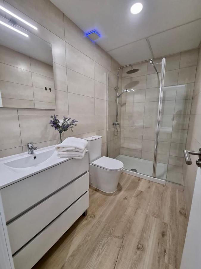 Apartamentos Rg Hospital Valme Seville Luaran gambar