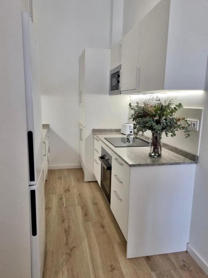 Apartamentos Rg Hospital Valme Seville Luaran gambar