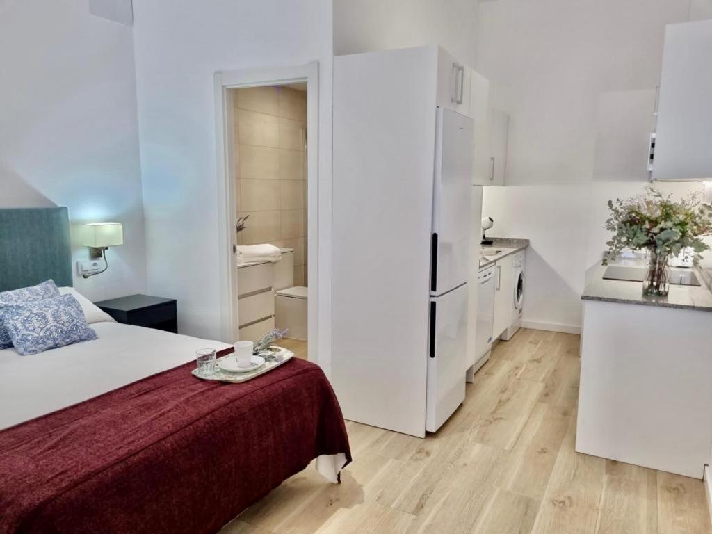 Apartamentos Rg Hospital Valme Seville Luaran gambar