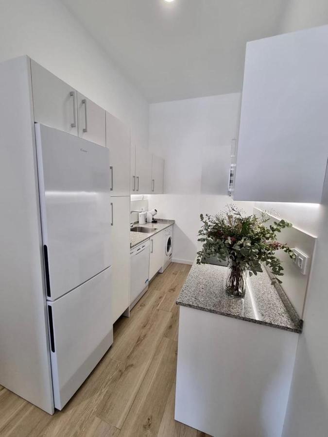 Apartamentos Rg Hospital Valme Seville Luaran gambar
