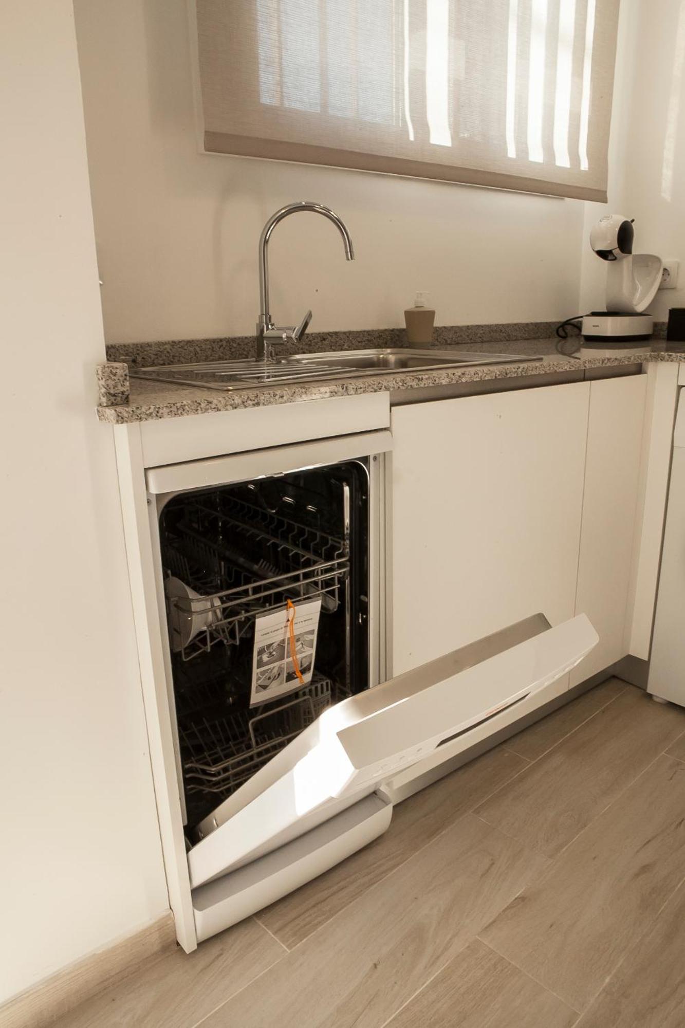 Apartamentos Rg Hospital Valme Seville Luaran gambar