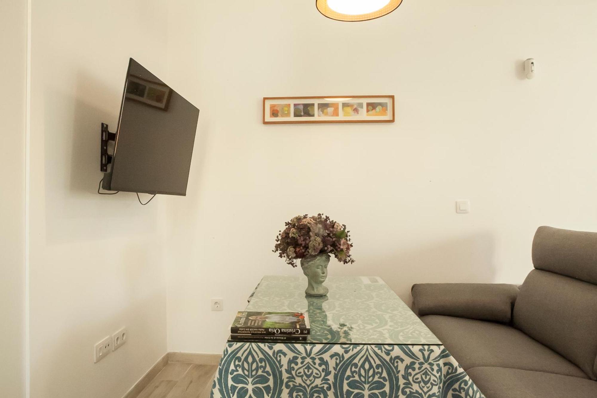 Apartamentos Rg Hospital Valme Seville Luaran gambar