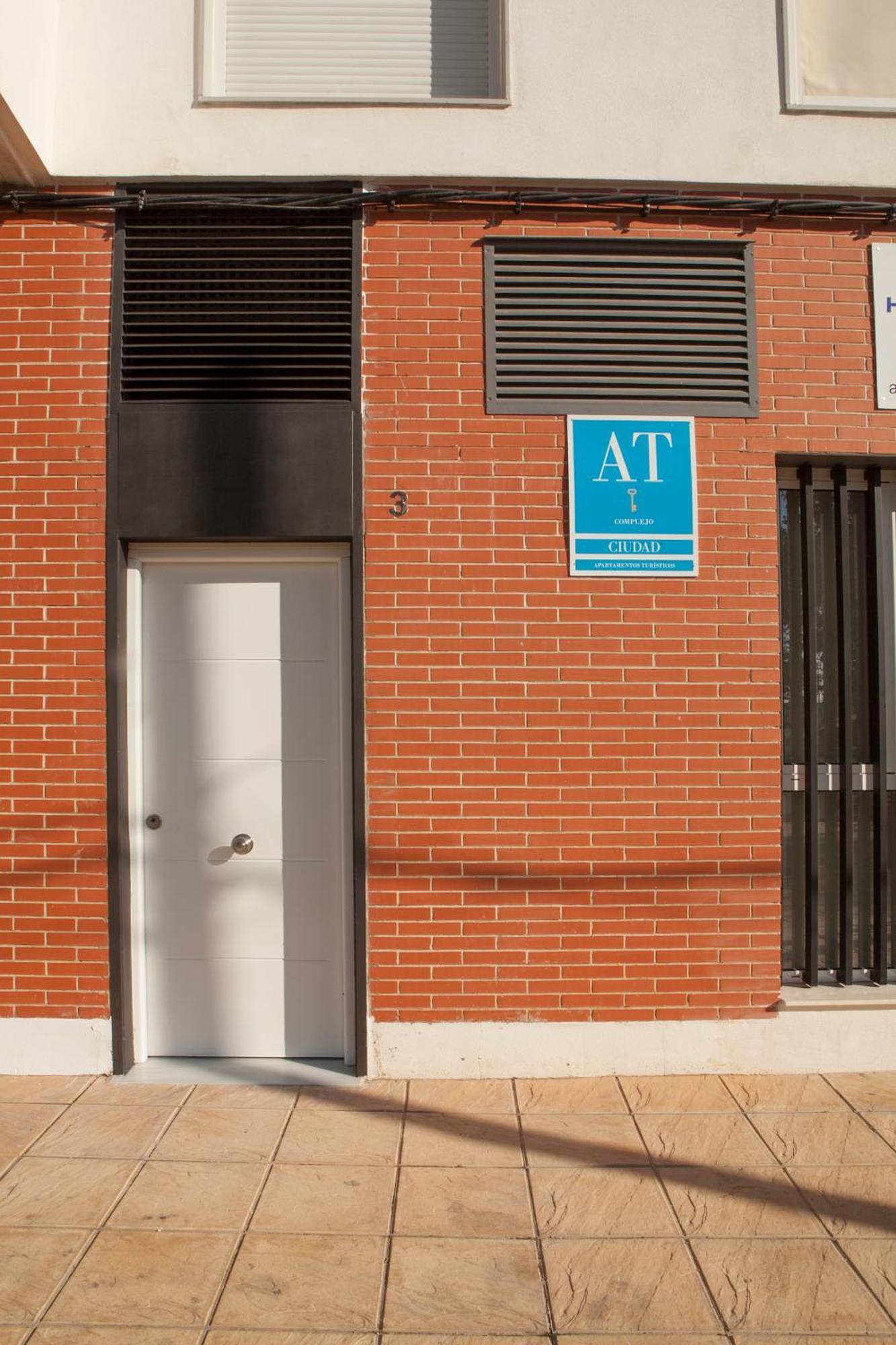 Apartamentos Rg Hospital Valme Seville Luaran gambar