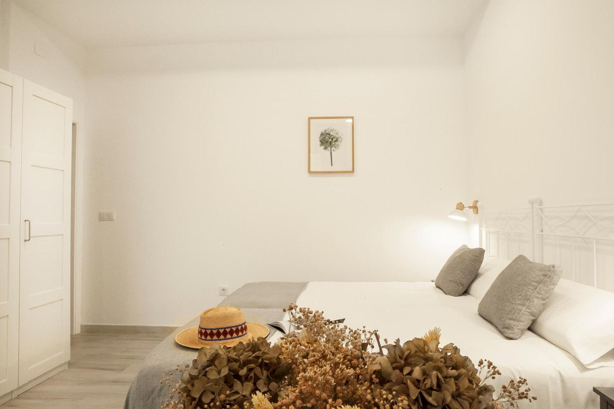 Apartamentos Rg Hospital Valme Seville Luaran gambar