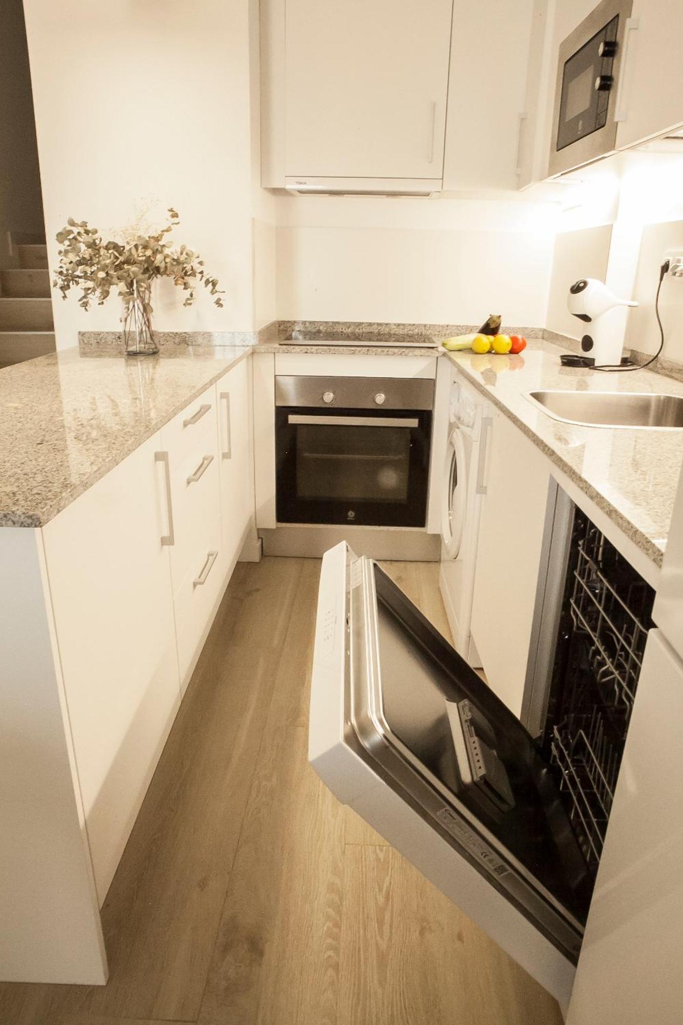 Apartamentos Rg Hospital Valme Seville Luaran gambar