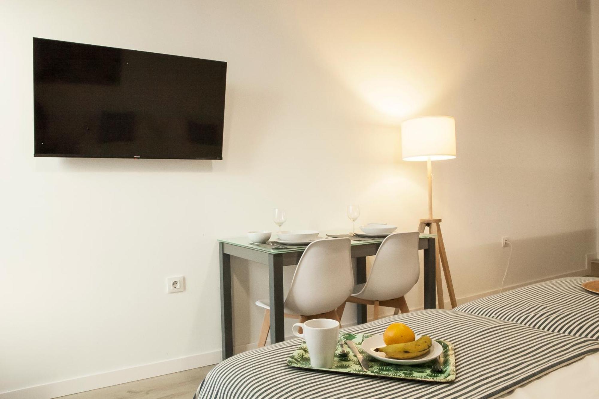 Apartamentos Rg Hospital Valme Seville Luaran gambar